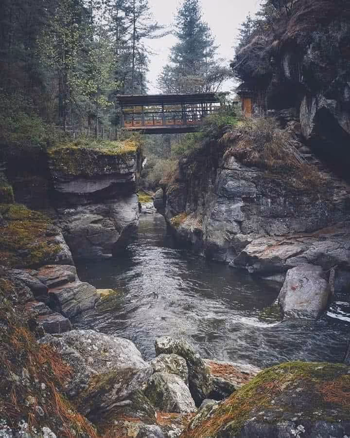 Viewing platform above the gorge at Mebartsho